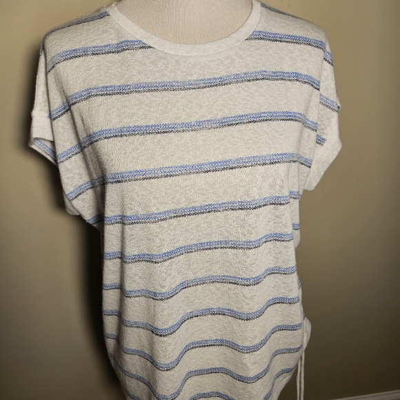 Bobeau blue and white stripped shirt with tie detail on the side size XL. - Picture 13 of 13